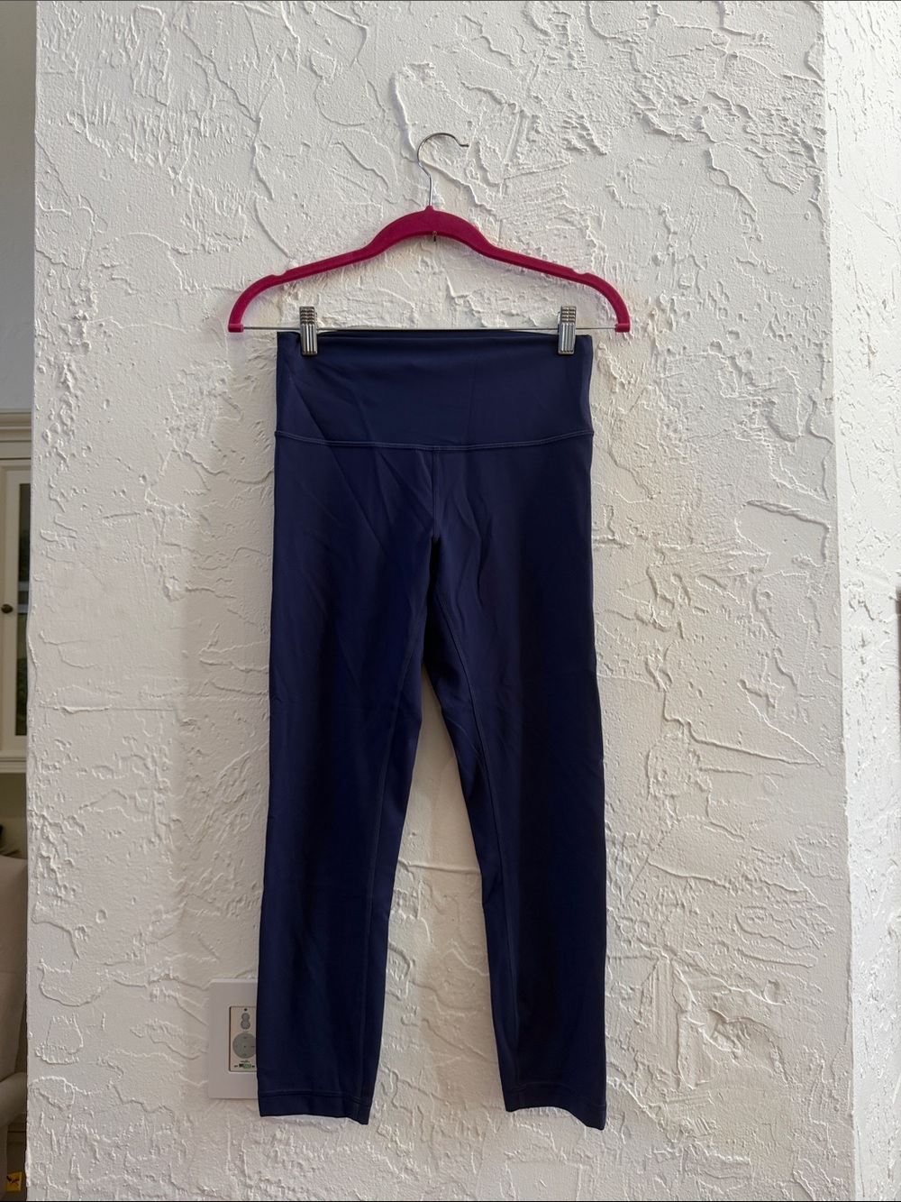 Lululemon Wundertrain 23” leggings size 8